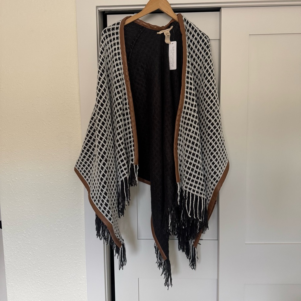 Soft Surroundings Black and White‎ Fringed Shawl